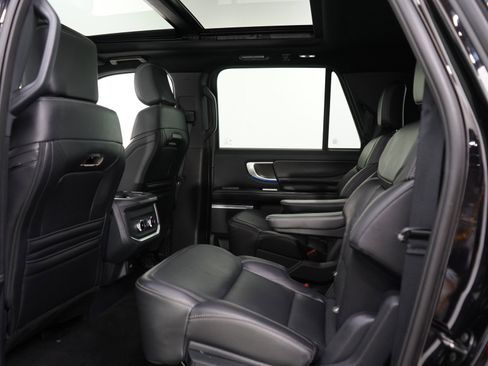 Used 2025 Ford Expedition Max Platinum w/ Stealth Appearance Package AWD/4WD image 21