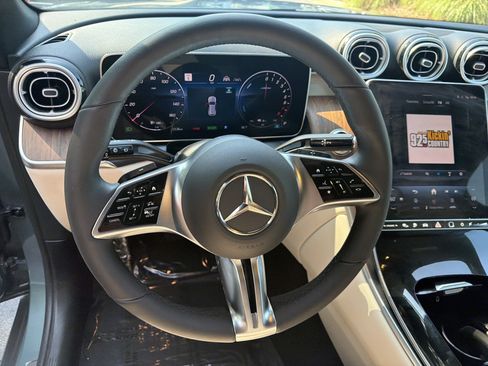Used 2025 Mercedes-Benz GLC 350e 4MATIC image 18