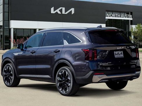 Certified 2025 Kia Sorento EX w/ Panoramic Sunroof Package image 4