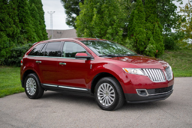 Used 2015 Lincoln MKX FWD image 3
