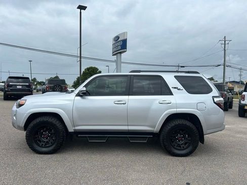 Used 2024 Toyota 4Runner TRD Off-Road Premium w/ Moonroof Package AWD/4WD image 5