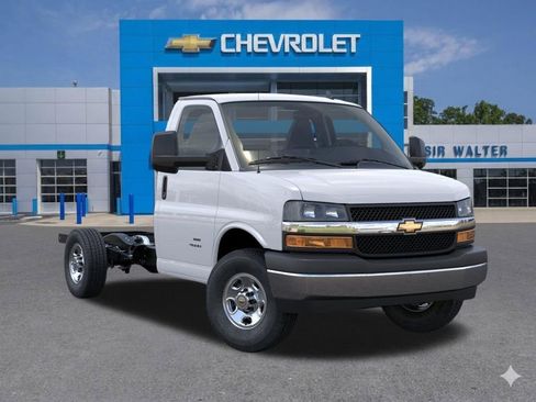 New 2026 Chevrolet Express 3500 w/ Power Convenience Package image 8