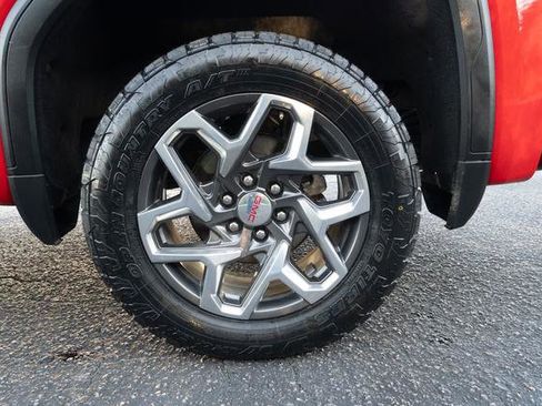 Used 2024 GMC Sierra 1500 SLE w/ Preferred Package image 37