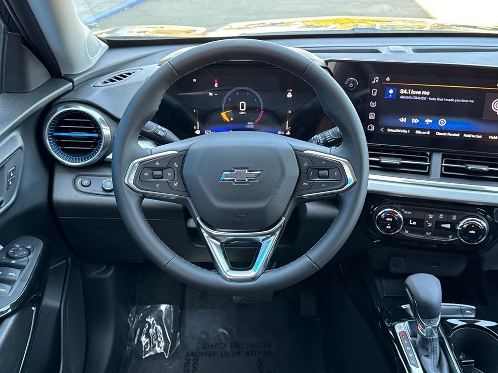 New 2026 Chevrolet Trax LT w/ Midnight Edition FWD image 13