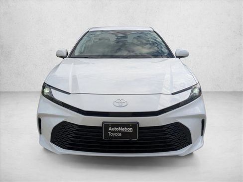 Used 2025 Toyota Camry LE FWD image 6