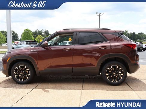 Used 2022 Chevrolet TrailBlazer LT FWD image 3