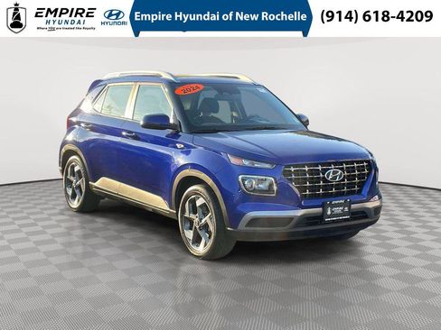 Used 2024 Hyundai Venue SEL FWD image 1