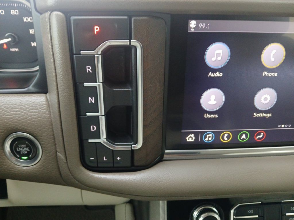 Used 2021 GMC Yukon XL Denali w/ Denali Premium Package AWD/4WD image 10