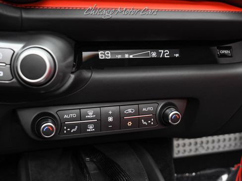 Used 2021 Ferrari 812 GTS image 19