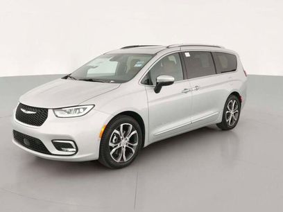 New 2026 Chrysler Pacifica Pinnacle