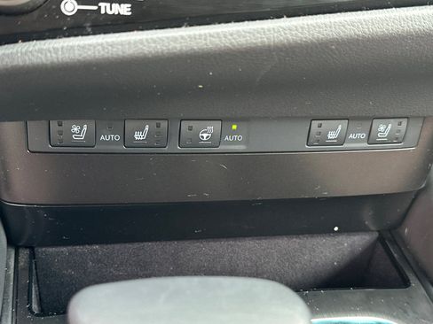 Used 2025 Lexus ES 350 w/ Premium Package FWD image 32