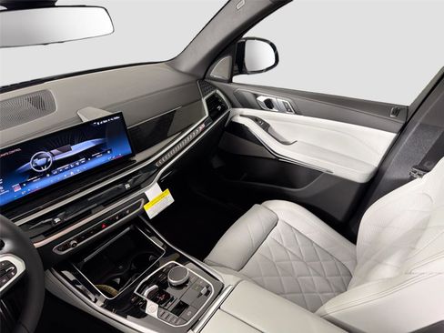 New 2026 BMW X5 xDrive40i AWD/4WD image 25