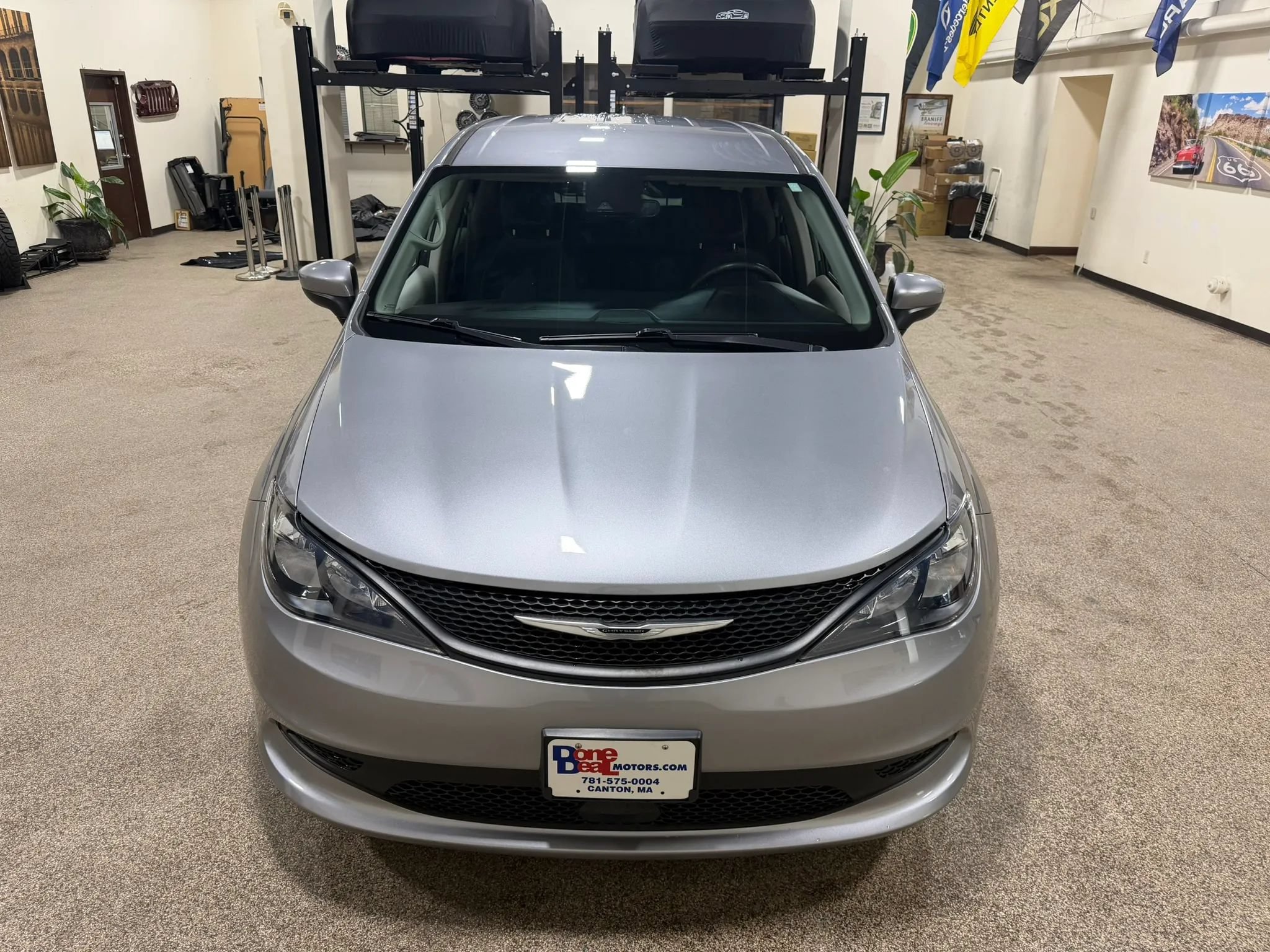 Used 2021 Chrysler Voyager L FWD image 3