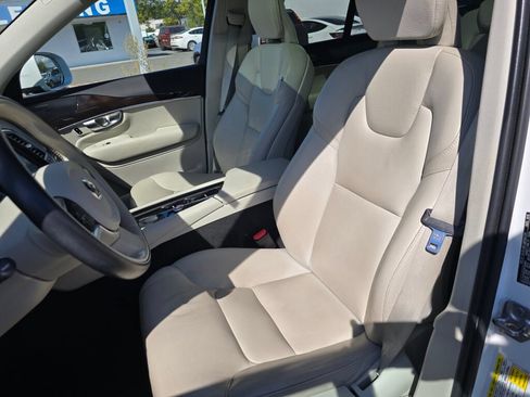 Used 2019 Volvo XC90 T6 Momentum w/ Advanced Package AWD/4WD image 17