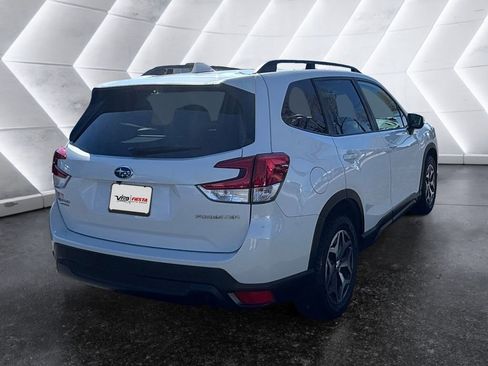 Used 2021 Subaru Forester Premium image 4