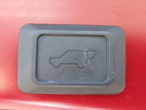 Certified 2022 Toyota RAV4 XLE Premium AWD/4WD image 38