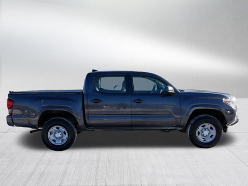 Used 2018 Toyota Tacoma SR image 8