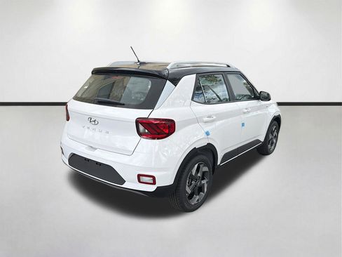 New 2026 Hyundai Venue SEL FWD image 3