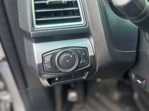 Used 2016 Ford Explorer Limited image 21