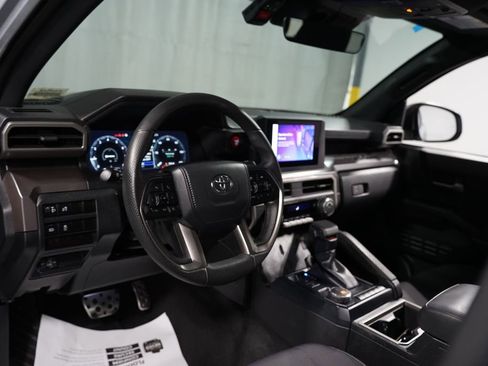 Used 2024 Toyota Tacoma TRD Sport image 12
