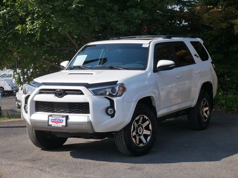 Used 2023 Toyota 4Runner TRD Off-Road Premium w/ Moonroof Package image 2
