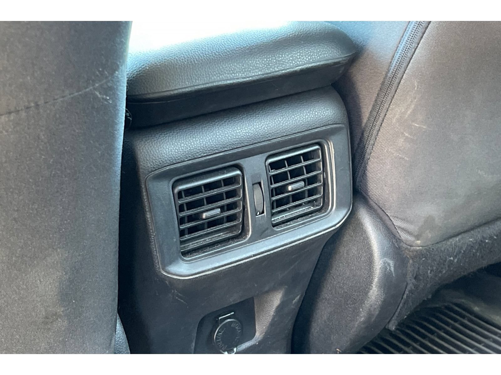 Used 2023 Toyota RAV4 LE AWD/4WD image 40