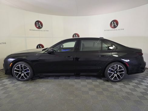 Used 2024 BMW 760i xDrive w/ Executive Package image 6