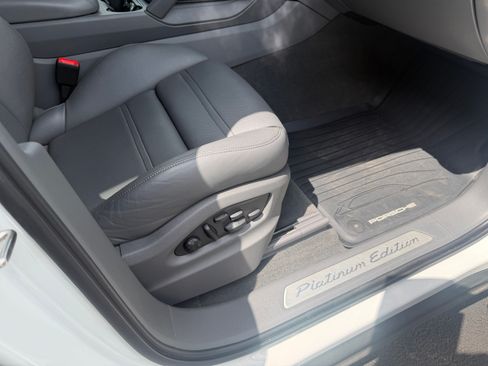 Certified 2023 Porsche Cayenne Platinum Edition AWD/4WD image 18