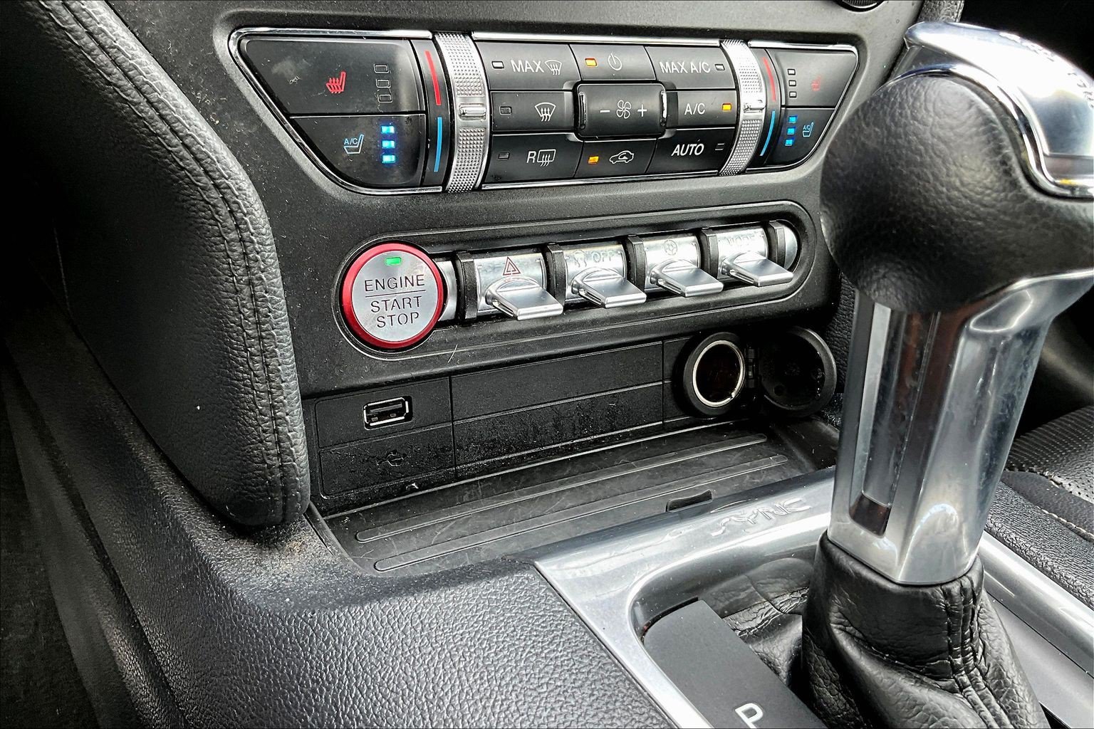 Used 2022 Ford Mustang Premium RWD image 12