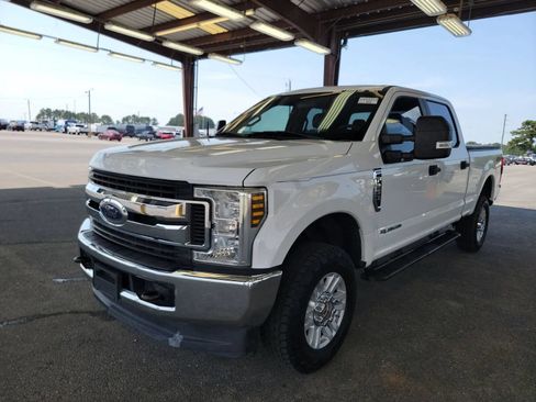 Used 2019 Ford F250 XL w/ STX Appearance Package AWD/4WD image 3