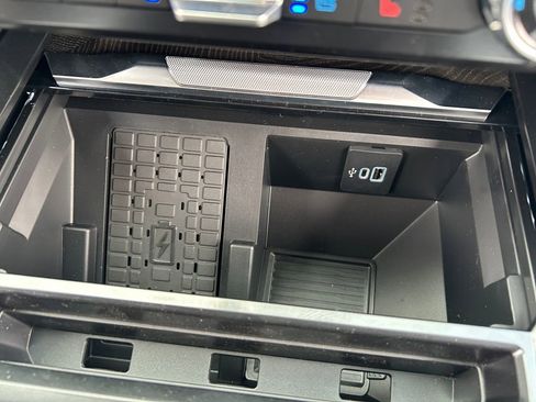 New 2025 Ford F350 Platinum w/ Tremor Off-Road Package image 42