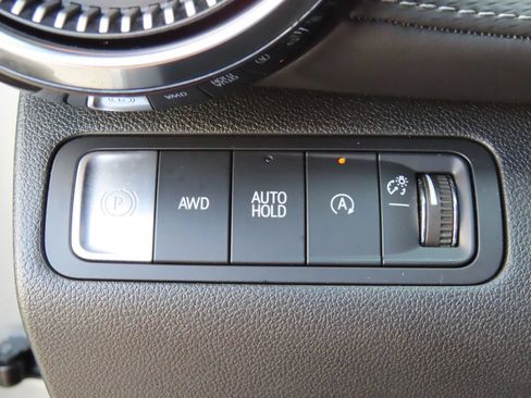 Certified 2025 Chevrolet Equinox LT w/ Convenience Package II AWD/4WD image 12