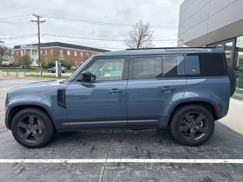 Used 2020 Land Rover Defender 110 HSE AWD/4WD image 2