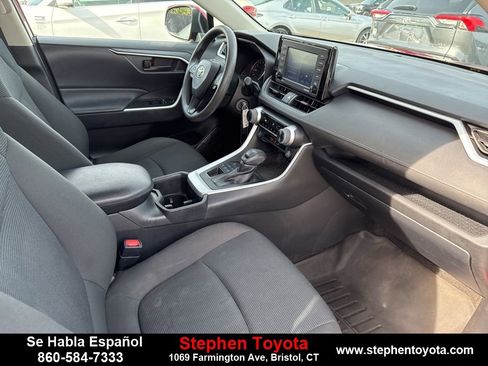Used 2022 Toyota RAV4 LE image 26