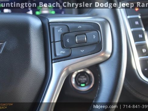 Used 2023 Chevrolet Suburban LT image 18