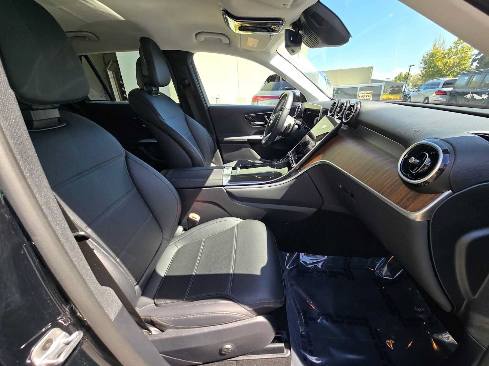 Certified 2025 Mercedes-Benz GLC 350e 4MATIC image 9
