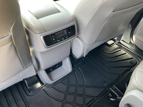 Used 2014 Toyota Highlander Limited w/ Driver Technology Package AWD/4WD image 14