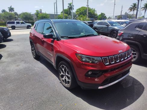 Used 2025 Jeep Compass Limited AWD/4WD image 2