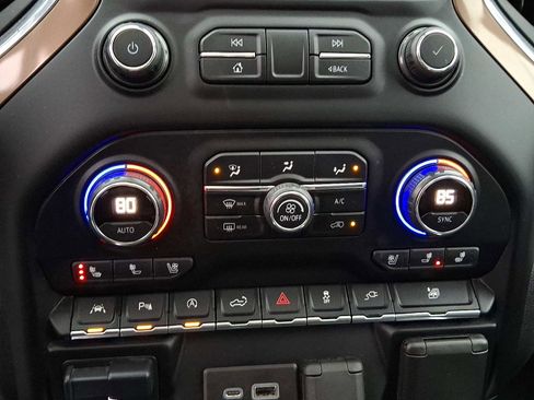 Used 2020 Chevrolet Silverado 1500 High Country image 18