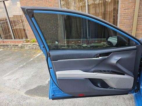 Used 2023 Toyota Camry SE image 32