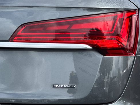 Used 2021 Audi Q5 e Prestige w/ Prestige Package image 46