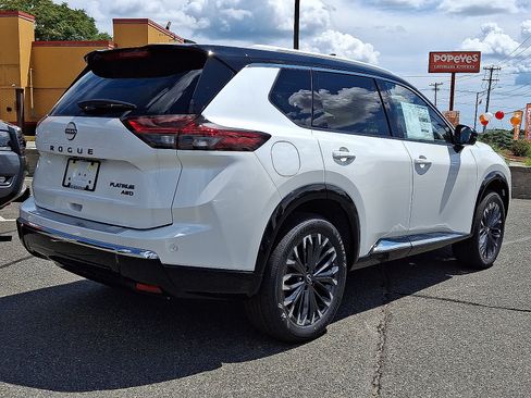 New 2026 Nissan Rogue Platinum w/ Platinum Premium Package AWD/4WD image 4
