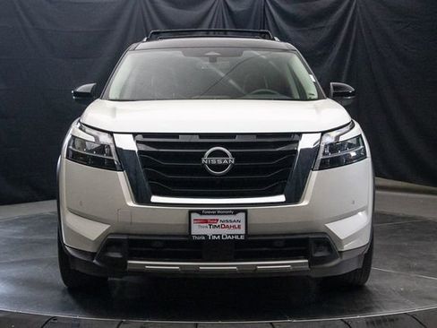 Used 2023 Nissan Pathfinder SL w/ SL Premium Package AWD/4WD image 4