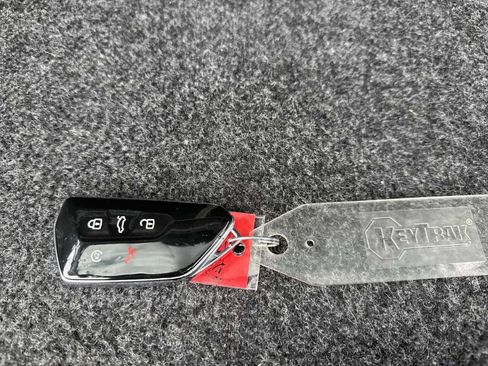 Certified 2025 Volkswagen Atlas SE image 34