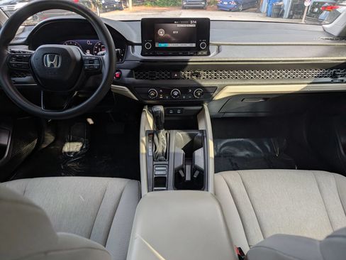 Used 2017 Honda CR-V EX image 32