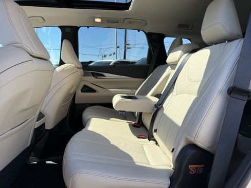 Certified 2023 INFINITI QX60 Luxe w/ Performance Audio Package image 15