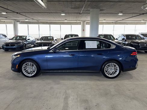 Used 2024 BMW 530i xDrive w/ Convenience Package AWD/4WD image 4