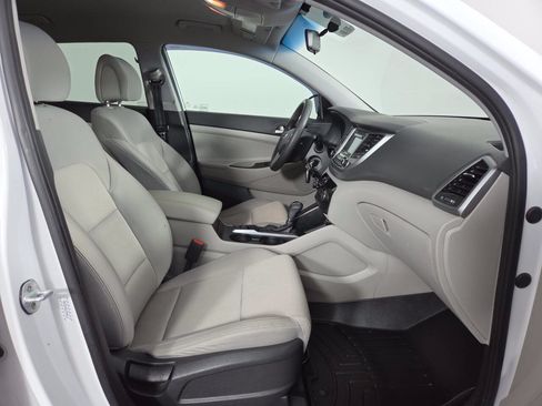 Used 2018 Hyundai Tucson SE AWD/4WD image 30