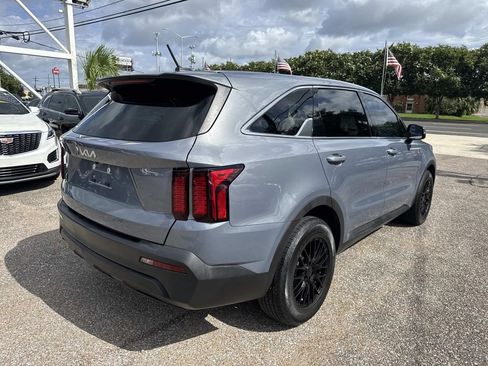 Used 2023 Kia Sorento LX FWD image 8