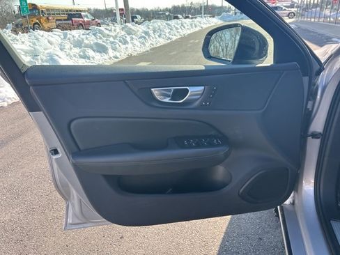 Used 2024 Volvo S60 B5 Plus image 16